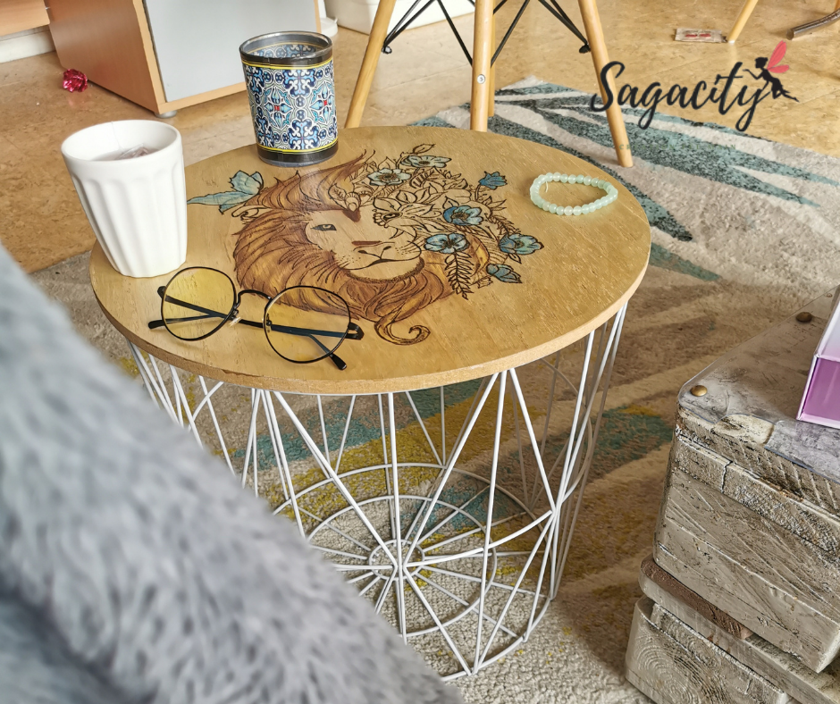 Table Lion